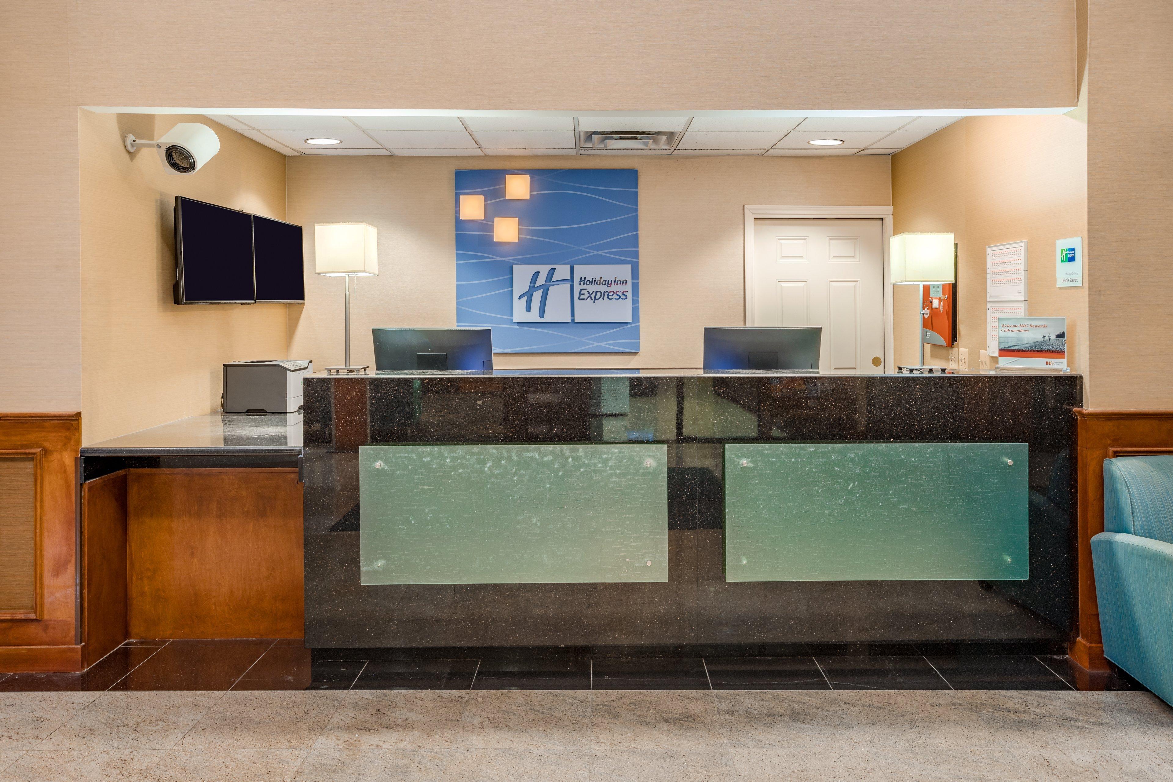 Holiday Inn Express Hotel & Suites Canton By Ihg Exterior foto